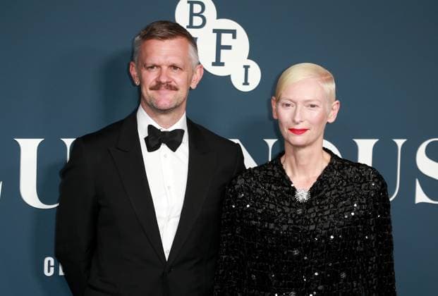 September 29, 2022, London, United Kingdom: Ben Roberts and Tilda Swinton attend the BFI London Film Festival Luminous Gala at The Londoner Hotel in London. London United Kingdom - ZUMAs197 20220929_zab_s197_141 Copyright: xFredxDuvalx
