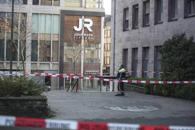 <p>Polizei Großeinsatz nach Messerangriff bei JOHN REED Fitness in der Duisburger Altstadt am 18.04.2023, Deutschland NRW Duisburg Copyright: ZoltanxLeskovar