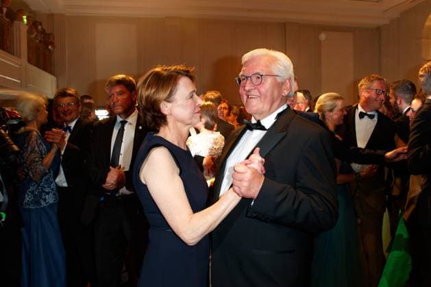 Federal press ball Frank Walter Steinmeier with wife Elke Büdenbender at the 70 Federal press ball on 21 04 2023 in the hotel Adlon Kempinski in Berlin Copyright: xEventpressxKochanx