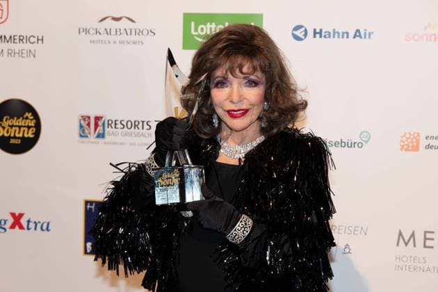 Dame Joan COLLINS, actress, receives the Honorary Lifetime Achievement Award, The Golden Sun 2023, on 22 04 2023 at Wunderland Kalkar,