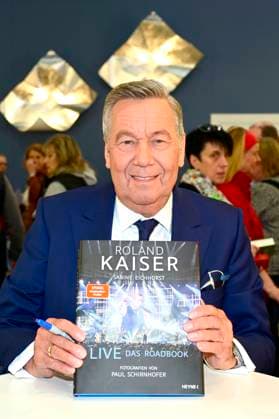 Roland Kaiser at the book signing for his book Live Das Roadbook at the Penguin Random House Publishing Group stand at the Leipzig Book Fair 2023 Leipzig, 29 04 2023 Foto:xM.xWehnertx xFuturexImage