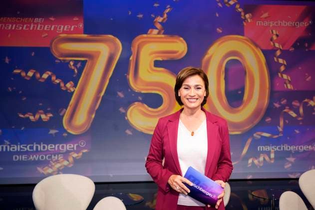Sandra Maischberger in the 750 broadcast of the ARD talk show maischberger in the studio Berlin Adlershof Berlin, 02 05 2023 Foto:xT.xBartillax xFuturexImage