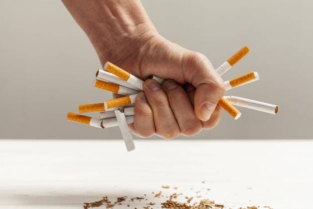 Habit of Cigarette smoking 1 Copyright: imageBROKER OleksandrxLatkun ibxole08508735.jpg