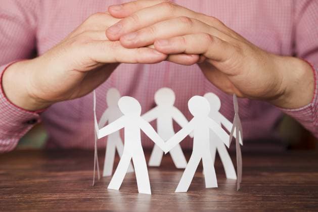 connected District Paper People 1 Copyright: imageBROKER OleksandrxLatkun ibxole08509103.jpg