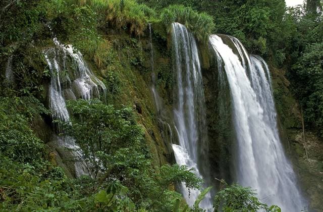 Waterfalls in Honduras Copyright: imageBROKER/G.xLacz ibllag08229620.jpg