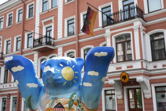 Russia Germany Consulates Visa Applications Suspension 8445500 31.05.2023 The sculpture of the Berlin Baddy bear, which was painted by artist Alexander Ishchenko, is seen in front of the German consulate general in St.Petersburg, Russia. Starting in June, the visa departments of the German consulates general in Kaliningrad, St. Petersburg, Yekaterinburg and Novosibirsk will stop accepting visa applications, with all documents to be processed by the German Embassy in Moscow. Alexei Danichev Sputnik St. Petersburg Russia  Copyright: xAlexeixDanichevx