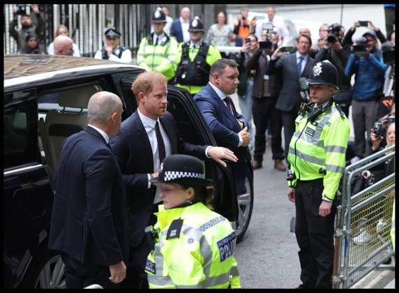 06 06 2023. London, United Kingdom. Prince Harry arriving at the High Court in London. Prince Harry, Duke of Sussex arrives at the High Court in central London, where he is due to give evidence in his trial against Mirror Group Newspapers (MGN). Copyright: xAndrewxParsonsx xParsonsxMediax PAR-8371-0001