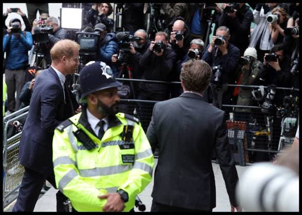 06 06 2023. London, United Kingdom. Prince Harry arriving at the High Court in London. Prince Harry, Duke of Sussex arrives at the High Court in central London, where he is due to give evidence in his trial against Mirror Group Newspapers (MGN). Copyright: xAndrewxParsonsx xParsonsxMediax PAR-8371-0002
