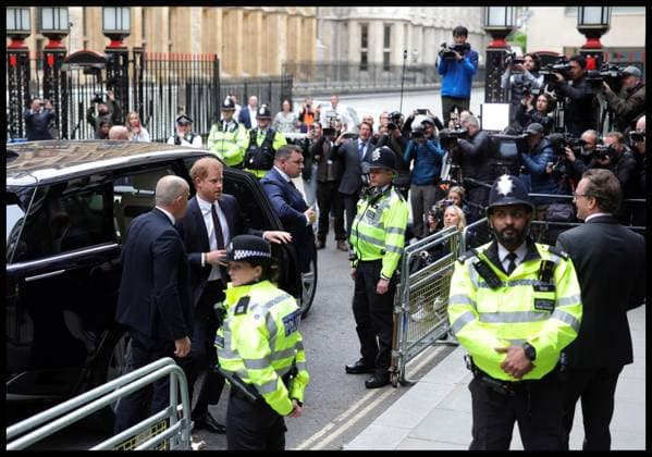 06 06 2023. London, United Kingdom. Prince Harry arriving at the High Court in London. Prince Harry, Duke of Sussex arrives at the High Court in central London, where he is due to give evidence in his trial against Mirror Group Newspapers (MGN). Copyright: xAndrewxParsonsx xParsonsxMediax PAR-8371-0004