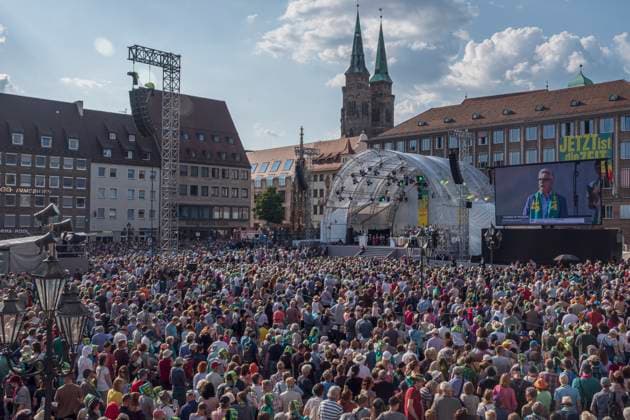 07 06 2023, German Church Congress 2023 opening service, Nuremberg On the occasion of the opening service of the Church Congress 2023, several thousand people came to the Nuremberg main market Main Market Bavaria Germany opening service Church Congress 2023 Nuremberg 37 in the afternoon.