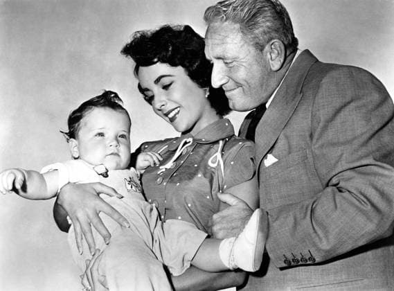 FATHER S LITTLE DIVIDEND, from left, Donald Clark, Elizabeth Taylor, Spencer Tracy, 1951MBDFALI EC041 PUBLICATIONXNOTxINxCANxCHNxFRAxITAxJPNxNORxPOLxRUSxESPxUKxUSA Copyright: xx MBDFALI EC041