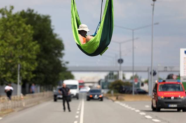 Lower Saxony Wolfsburg, 14 06 2023, VW plant Nordstraße, activists have blocked the main delivery entrance to the Volkswagen plant in Wolfsburg with a spectacular climbing action.