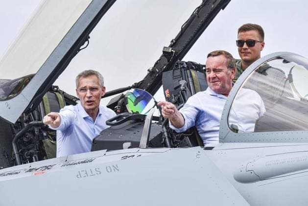 <p>Luftwaffen-Manöver Air Defender 2023 mit Besuch von Verteidigungsminister Boris Pistorius (SPD) und Nato-Generalsekretär Jens Stoltenberg. An dem Manöver sind 25 Staaten - vor allem aus der Nato - mit 250 Flugzeugen und fast 10 000 Soldaten beteiligt. Es sind etwa 2000 Flüge geplant. Es handelt sich um die größte Verlegeübung von Luftstreitkräften seit Bestehen der Nato, fotografiert am 20. Juni 2023 in Jagel. Deutschland Berlin Berlin Copyright: MaurizioxGambarini