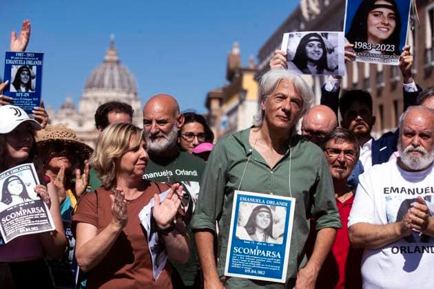 Bilder des Jahres 2023, News June 06 News Themen der Woche KW25 News Bilder des Tages June 25, 2023, ROMA, ITALIA: Pietro Orlandi (R-2), Emanuela s brother, attends the sit-in for the 40th anniversary of the disappearance of Emanuela Orlandi in Conciliazione street near San Pietro square, Vatican City, 25 June 2023. Emanuela Orlandi, a 15-year-old Vatican citizen, disappeared on 22 June 1983, while the girl was returning home after music lessons. ANSA ANGELO CARCONI ROMA ITALIA - ZUMAa110 20230625_zaf_a110_003 Copyright: xAngeloxCarconix