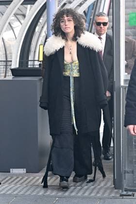 PFW Stella McCartney Outside Arrivals JR Ella Emhoff attending the Stella McCartney show during PFW Womenswear Fall Winter 22 23 in Paris, France on March 7, 2022. Photo by Julien Reynaud APS-Medias ABACAPRESS.COM Paris France Copyright: xReynaudxJulien APS-Medias ABACAx 801292_007 ReynaudxJulien APS-Medias ABACAx 801292_007
