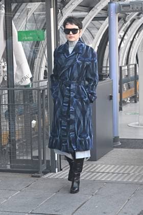 PFW Stella McCartney Outside Arrivals JR Daisy Ridley attending the Stella McCartney show during PFW Womenswear Fall Winter 22 23 in Paris, France on March 7, 2022. Photo by Julien Reynaud APS-Medias ABACAPRESS.COM Paris France Copyright: xReynaudxJulien APS-Medias ABACAx 801292_019 ReynaudxJulien APS-Medias ABACAx 801292_019