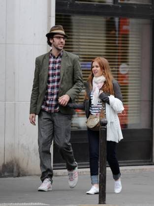 Sacha Baron Cohen, Isla Fisher and daughter sighting in Paris US actor Sacha Baron Cohen with his girlfriend Isla Fisher and their daughter sighting in Paris, France on March 19, 2010. Photo by ABACAPRESS.COM Paris france France  Copyright: xABACAx 224154_013 ABACAx 224154_013