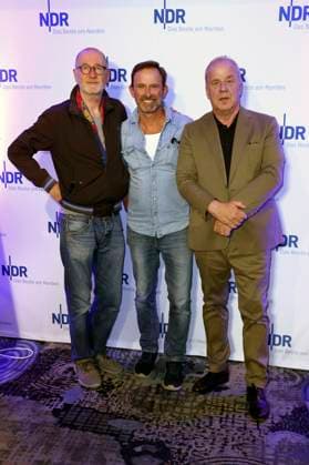 Peter Lohmeyer, Nicolas König and Hubertus Meyer Burckhardt at the preview of the NDR documentary Der Elbtunnel Pioneering work and traffic jam trap Hubertus Meyer Burckhardt on the eye of the needle of the north at UCI Othmarschen Park Hamburg, 06 07 2023 Foto:xgbrcix xFuturexImage
