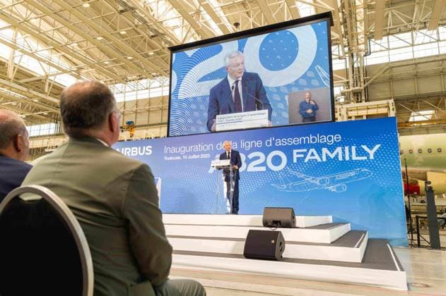 Bilder des Jahres 2023, News 07 Juli News Themen der Woche KW28 News Bilder des Tages Inauguration Of The New A321 Final Assembly Line - Toulouse Speech by Bruno Le Maire. Inauguration of the new Airbus A320-A321 Family final assembly line. Bruno Le Maire, Roland Lescure, Dominique Faure, Clà ment Beaune are welcomed by Guillaume Faury, Executive Chairman of Airbus. France, Toulouse, July 9, 2023. This new assembly line, highly digitized and automated, is located in the former A380 assembly hall, and will eventually employ nearly 700 people. Announced for 2022, it will deliver its first aircraft in 2024. Together with the other A320 Family final assembly lines in Hamburg (Germany), Tianjin (China) and Mobile (USA), it will meet the strong demand for this type of aircraft. Photo by Patricia Huchot-Boissier ABACAPRESS.COM Toul Copyright: xHuchot-BoissierxPatricia ABACAx 860209_022 Huchot-BoissierxPatricia ABACAx 860209_022