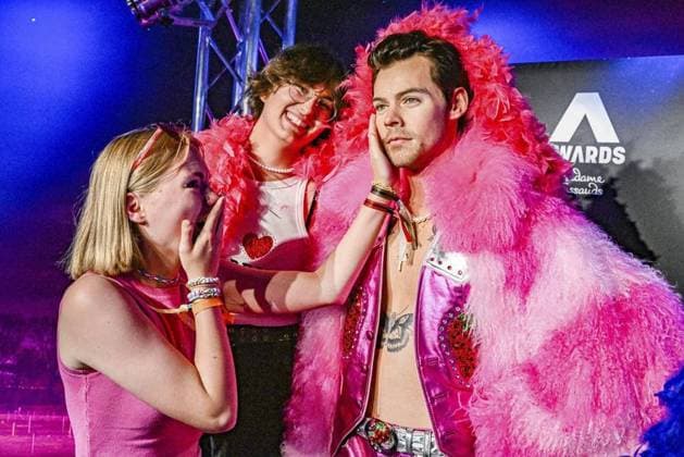 <p>Popstar Harry Styles bekommt neue Wachsfigur bei Madame Tussauds. Auf dem Termin wurde die neue Figur des Sängers enthüllt. Es sind Fans in Harry-Styles-Kostümen dabei sein. (Madame Tussauds Berlin - 10117, Unter den Linden 74), fotografiert am 16. Juli 2023 in Berlin. Deutschland Berlin Berlin Copyright: MaurizioxGambarini
