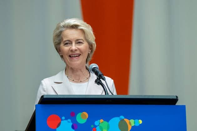 The President of the European Commission, Ursula Von der Leyen, speaks after receiving the award from the International Congress of Jurists during the closing ceremony of the 28th edition of the World Law Congress, at the UN headquarters in New York, USA, 21 July 2023. Von der Leyen received the recognition from the King of Spain Felipe VI. Ursula Von der Leyen receives award during the World Law Congress at the UN !ACHTUNG: NUR REDAKTIONELLE NUTZUNG!  Copyright: xÁngelxColmenaresx AME4720 20230721-71f9ba32490eda8868634d5a49a5fd1e682e02ee