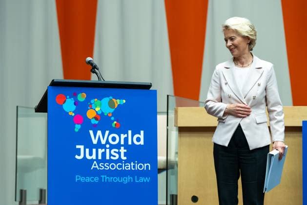 The President of the European Commission, Ursula Von der Leyen, addresses to speak after receiving the award from the International Congress of Jurists during the closing ceremony of the 28th edition of the World Law Congress, at the UN headquarters in New York, USA, 21 July 2023. Von der Leyen received the recognition from the King of Spain Felipe VI. Ursula Von der Leyen receives award during the World Law Congress at the UN !ACHTUNG: NUR REDAKTIONELLE NUTZUNG!  Copyright: xÁngelxColmenaresx AME4722 20230721-73cf1435b5ddf2b5d276b0e5d32cfc7cb3b1bab0