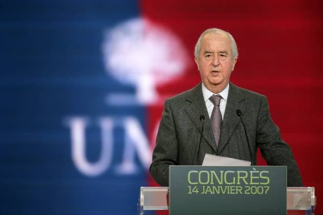 Investiture of Nicolas Sarkozy for Presidential Election Former Prime Minister Edouard Baladur delivers a speech at the Official Investiture of Nicolas Sarkozy for Presidential Election on January 14, 2007 in Paris, France. The centre-right UMP (Union pour un Mouvement Populaire) party has elected party leader and interior minister Sarkozy as their candidate for the presidential elections in the beginning of April. Photo by De Russe-Bisson-Orban-Taamallah ABACAPRESS.COM Paris France  Copyright: xDexRusse-Bisson-Orban-Taamallah ABACAx 113473_002 DexRusse-Bisson-Orban-Taamallah ABACAx 113473_002 