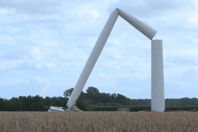 View on Monday 07 08 2023 on a fallen wind turbine in the wind farm Dölitz district Rostock The storm low Zacharias has Mecklenburg Western Pomerania currently fully in the grip In some places can be found on the country roads fal