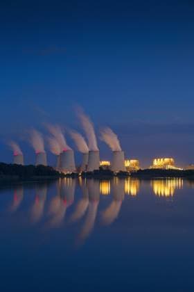 Jänschwalde, Lignite-fired power station Jänschwalde at Night, third largest Lignite-fired power station in Germany in Brandenburg, Spree Neisse Copyright: imageBROKER alimdix xArterrax xSven-ErikxArndt ibltsm09513837.jpg