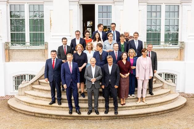 Group photo around Chancellor Olaf Scholz, Robert Habeck and Christian Lindner with all participants on 30 August 2023 during the cabinet retreat at Meseberg Castle in Gransee, Brandenburg Cabinet retreat at Meseberg Castle