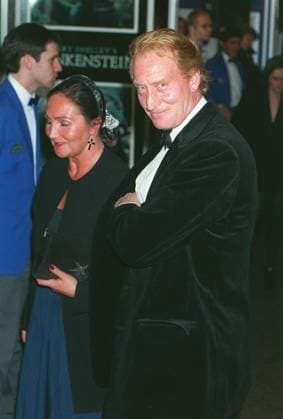 CHARLES DANCE British Actor with his wife JOANNA COMPULSORY CREDIT: UPPA Photoshot Photo UGL 008595 F-02 03.11.1994 CHARLES DANCE British Actor with his wife JOANNA COMPULSORY CREDIT: Starstock Photoshot Photo UGL 008595 F-02 03.11.1994, Credit:Photoshot Avalon United Kingdom  Copyright: xPhotoshotx xAvalonx 0502351253