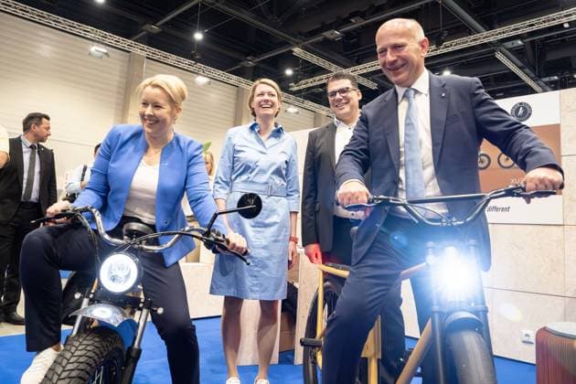 IFA, The Governing Mayor of Berlin, Kai Wegner, Senator for Economic Affairs Franziska Giffey Kai Wegner and Franziska Giffey on 1 September at the opening tour of IFA 2023, 1 9 2023 Berlin Berlin GER