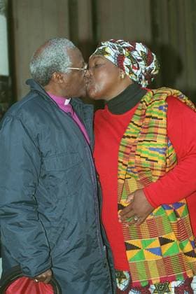 The Most Rev ARCHBISHOP DESMOND TUTU Archbishop of Cape Town, South Africa. Born Klerksdorp, South Africa. At Southwark Cathedral, London, where he received an honorary doctorate of laws, from South Bank University. With his wife LEAH TUTU COMPULSOR The Most Rev ARCHBISHOP DESMOND TUTU Archbishop of Cape Town, South Africa. Born Klerksdorp, South Africa. At Southwark Cathedral, London, where he received an honorary doctorate of laws, from South Bank University. With his wife LEAH TUTU COMPULSORY CREDIT: UPPA Photoshot Photo URK 008538 A-12 25.10.1994, Credit: uppa.co.uk Avalon United Kingdom Copyright: x xuppa.co.ukx xAvalonx 0503416375