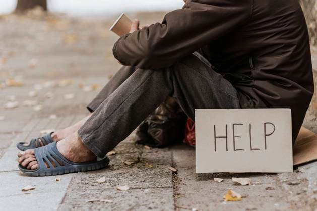 Side view Homeless person Man Street with Cup Help Character Copyright: imageBROKER OleksandrxLatkun ibxole09581652.jpg ,model released, Symbolfoto ,property released