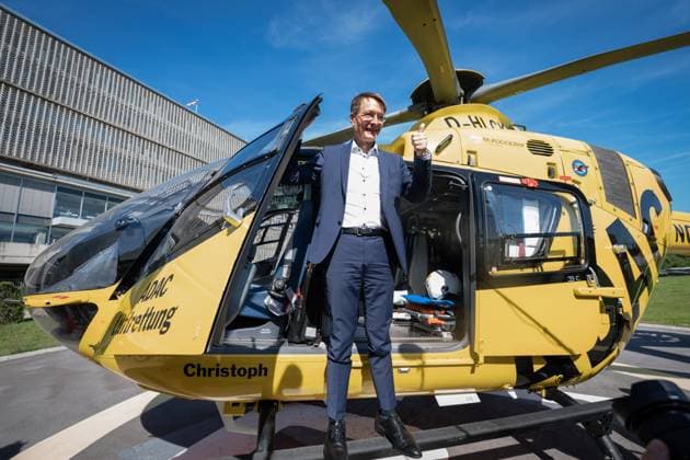 Visit of the ADAC air rescue station by the Federal Minister of Health due to the reform proposals of the government commission Federal Minister of Health Prof Karl Lauterbach in the ADAC rescue helicopter during his visit of the ADAC air rescue station of the Charite, Campus Benjamin Franklin Berlin , 07 09 2023 Berlin Berlin Germany