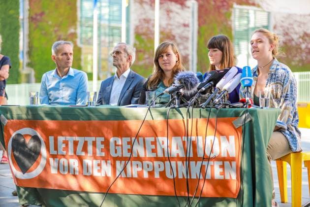 Last Generation Press Conference Protests in Berlin announcedi, The group Last Generation held a press conference today in front of the Federal Chancellery At the press conference, the activists announced th