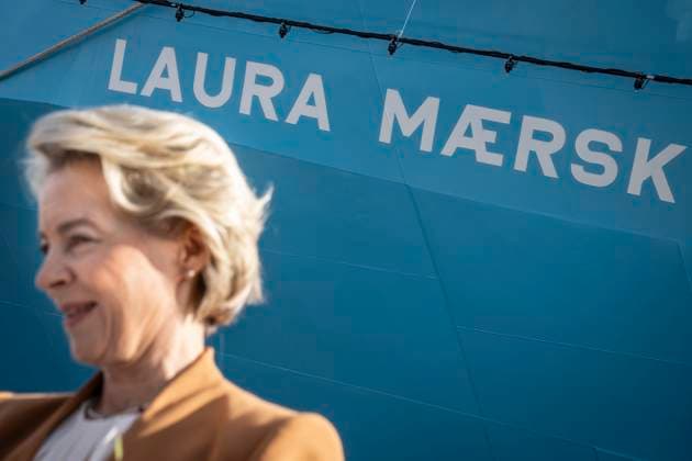 The President of the European Commission, Ursula Von Der Leyen, who presses the button and inaugurates Maersk s first container ship that sails on green methanol, on the Esplanade in Copenhagen on Thursday, September 14, 2023 The ship is built in South Korea and is the first of a series of 26 container  Copyright: RitzauxScanpix MadsxClausxRasmussenx COP14399 spdk20230914-114301-L