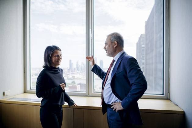 Annalena Baerbock Buendnis 90 Die Gruenen , Federal Minister of Foreign Affairs, meets the Foreign Minister of Turkey, Hakan Fidan New York City, 17 09 2023 New York City United States Copyright: xThomasxTrutschelx