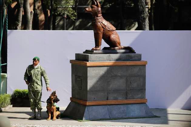 September 22, 2023, Mexico City, Mexico City, Mexico: Monument in honour of Proteus next to Arkadas, canine donated by Turkey Mexico City Mexico - ZUMAs310 20230922_zip_s310_014 Copyright: xLuisxExSalgadox