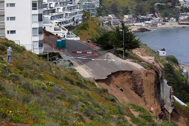 Vina el Mar, September 21, 2023 Work on sinkhole affecting buildings in the Cochoa sector Sebastian Cisternas Aton Chile, Chile Aton 747809  Copyright: SEBASTIANxCISTERNAS ATONxCHILE