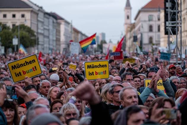 Zammreissen Bayern gegen Rechts The rally Zammreißen Bayern gegen Rechts will take place on Odeonsplatz, to which many artists, athletes and speakers have been invited Organized by Integrationshaus Bellevue di Monaco together with the alliances München ist bunt, Lichterkette and Offen bleiben München Odeonsplatz Bayern Deutschland , Copyright: xTorstenxF.x