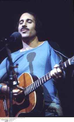 Simon, Paul Paul Simon performing live in the late 1970 s Michael Putland Credit all uses Retna Photoshot, Credit:Michael Putland Avalon  Copyright: xMichaelxPutlandx xAvalonx 0517038066