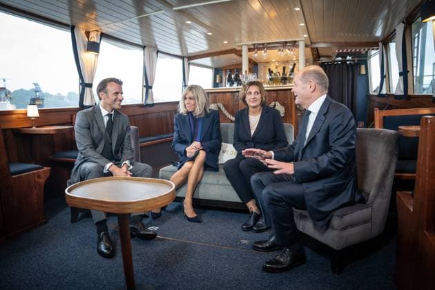 German French Cabinet Retreat in Hamburg First bilateral conversation between Olaf Scholz, German Chancellor an
