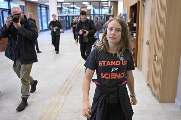 MALMÖ, SVERIGE 20231011 Climate activist Greta Thunberg in Malmö District Court on Wednesday Thunberg is charged with disobedience of public order for the second time MALMÖ SVERIGE x50090x  Copyright: xJohanxNilsson TTx GRETA THUNBERG TINGSRÄTTEN MALMÖ MBiNQSf40tI