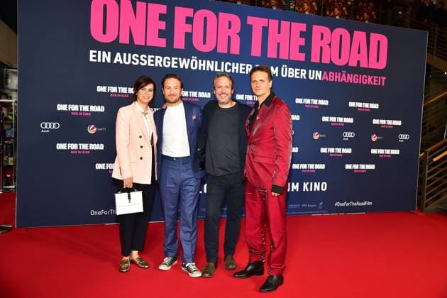 Berlin premiere of ONE FOR THE ROAD Nora Tschirner, Frederick Lau, producer film director Markus Goller, producer writer Oliver Ziegenbalg f l n r arrival, red carpet to the Berlin premiere of ONE FOR THE ROAD, the Macherm of Friedship and 25km h in the cinema of the KulturnrajuereiBerlin, on 17 10 2023. Photopress Mueller