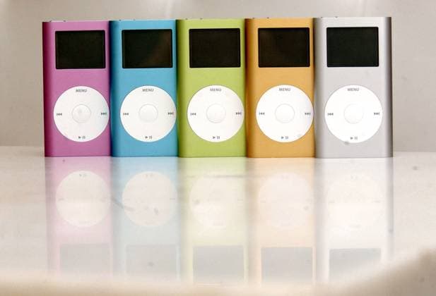 iPod Mini Launch Apple display their new iPod Mini at a press launch in London. Date: 16.07.2004., Credit:Photoshot Avalon United Kingdom  Copyright: xPhotoshotx xAvalonx 0505507941