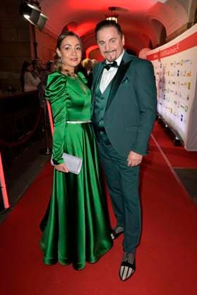Uwe Herrmann with company at the 15 Hope Gala 2023 at the Schauspielhaus Dresden, 28 10 2023 Foto:xF.xKernx xFuturexImagex hope_3080