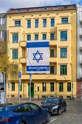 04 11 2023,Berlin, BÜNDNIS 90 DIE GRÜNEN Federal Office,a large flag of Israel is attached to the facade we stood in solidarity with Israel.