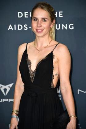 Nina Neuer at the 27 Festive Opera Gala 2023 for the German Aids Foundation at the Deutsche Oper Berlin, 04 11 2023 Foto:xN.xKubelkax xFuturexImagex operngala_3192