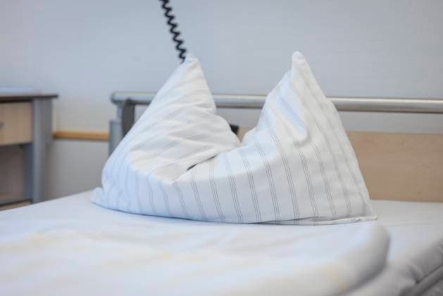 Arthrosis Action Day2023 12112023 A pillow of a hospital bed in a hospital Erfurt Catholic Hospital Thuringia Germany 121123_ppb-7
